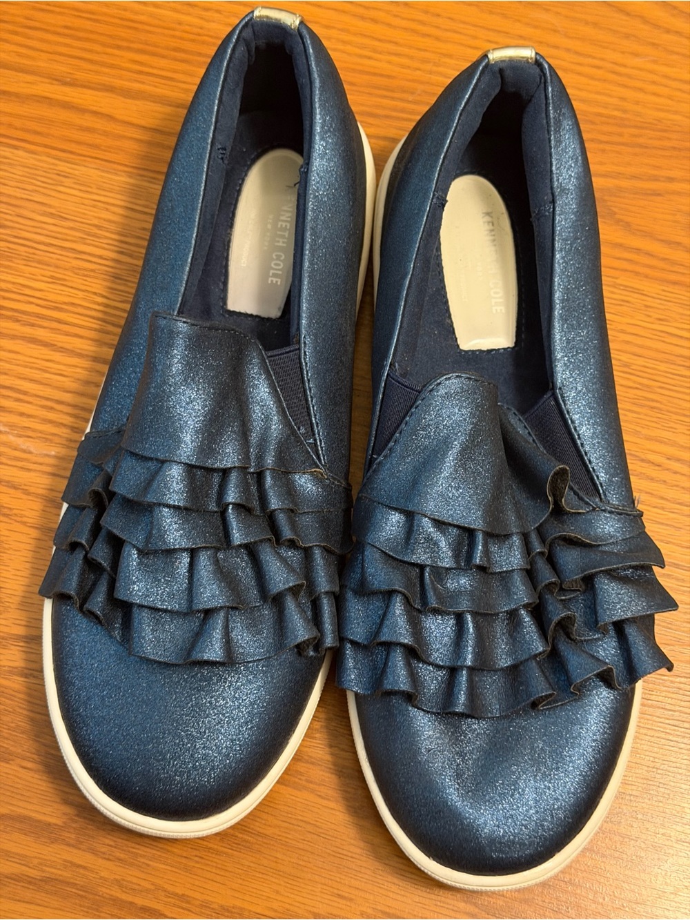 Kenneth Cole Women’s Metallic Blue Kam Ruffle Slip-On Shoes NWOT Sz 6